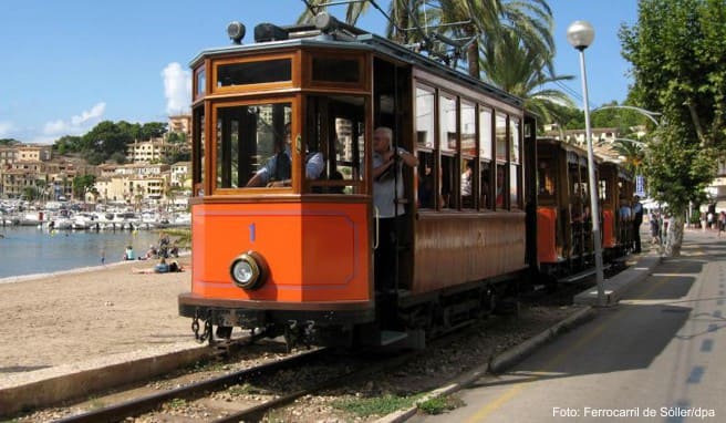 Millionen aus dem EU-Wiederaufbaufonds will Mallorca für den Bau einer neuen Straßenbahn ausgeben. Diese könnte sich die Trasse mit der als «Roter Blitz» bekannten Straßenbahn teilen