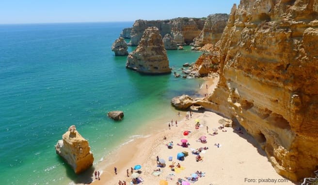 Nach der Aufhebung der Reisewarnung für die Algarve ist die portugiesische Küstenregion für Deutsche wieder beliebtes Urlaubsziel. Wer von dort heimkehrt, muss nicht mehr in Quarantäne