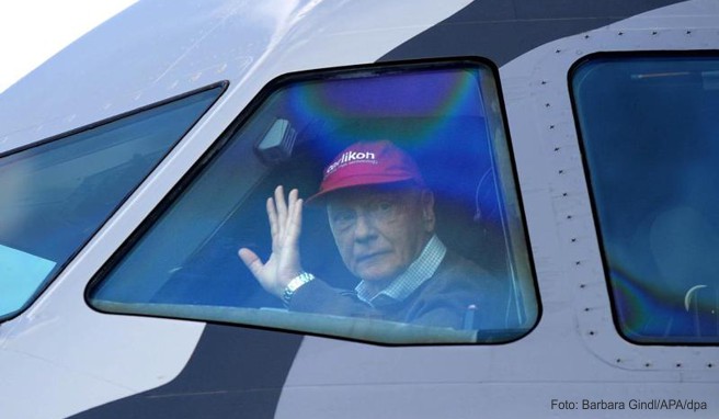 Aus Niki wird Laudamotion: Niki Lauda übernimmt die insolvente Airline und startet Ende März mit zunächst 15 Maschinen neu.