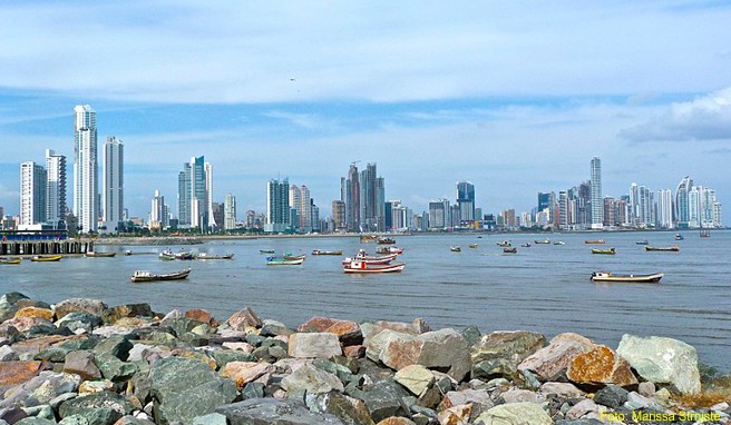Kreuzfahrt  Erster Mega-Cruiser hat Panama-Kanal durchquert
