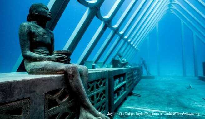 Zugänglich nur für Taucher: Skulptur im neuen Museum of Underwater Art vor der australischen Ostküste