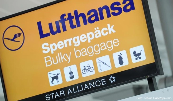 Wer zum Beispiel sein Fahrrad mit dem Flugzeug transportieren möchte, ist am Sperrgepäckschalter richtig Wer zum Beispiel sein Fahrrad mit dem Flugzeug transportieren möchte, ist am Sperrgepäckschalter richtig