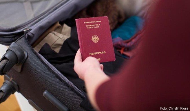 Beim Packen dran denken: Bei Zielen außerhalb Europas brauchen Reisende ihren Reisepass
