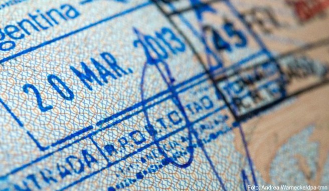 Begehrte Stempel im Pass: Für viele Länder der Welt müssen deutsche Urlauber kein Visum mehr beantragen, etwa für Argentinien - manchmal wird es jedoch kompliziert