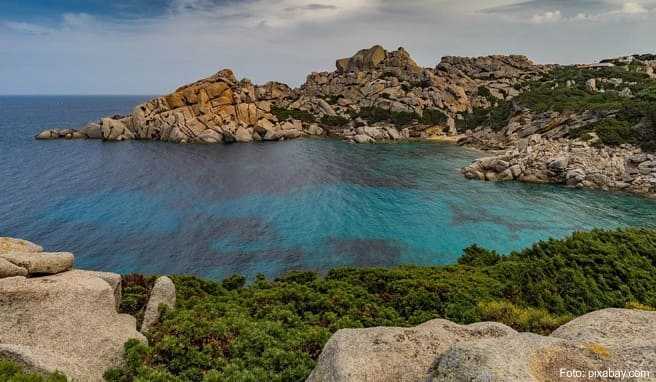 Besonders prächtige Strände finden Urlauber im Norden Sardiniens nahe Santa Teresa di Gallura, wie hier am Capo Testa.