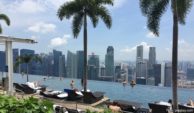 Passagiere zahlen Neue Gebühren am Changi Airport in Singapur