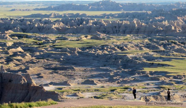 Von Wind und Wetter gestaltet: Die Landschaft der Badlands in South Dakota verändert sich mit jedem Regenguss erneut