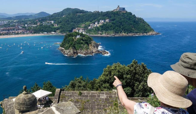 Einen traumhaften Blick auf die Muschelbucht von San Sebastián bietet der Hügel Urgull