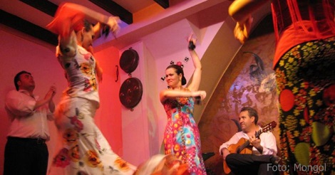 Spanien  In Sevilla stehen die Zeichen auf Flamenco
