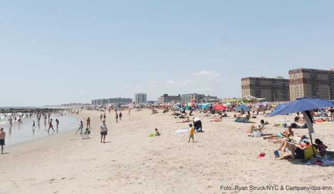 Queens bietet sogar Strand - hier der Rockaway Beach