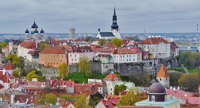 Easyjet  Von Berlin  nach Tallinn und Luxemburg