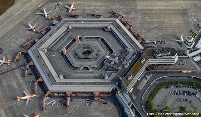 Mehr Passagiere erwartet  Berliner Flughafen Tegel bleibt am Netz