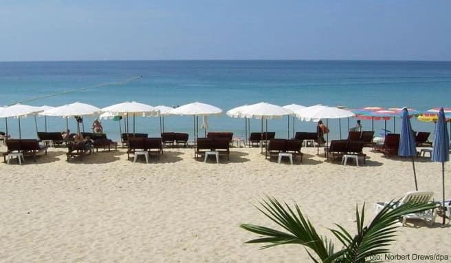 Thailand will geimpften Reisenden ab Juli wieder einen quarantänefreien Aufenthalt auf der Ferieninsel Phuket ermöglichen Thailand will geimpften Reisenden ab Juli wieder einen quarantänefreien Aufenthalt auf der Ferieninsel Phuket ermöglichen