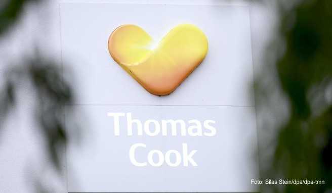 Nach der Insolvenz von Thomas Cook könnten viele Urlauber angezahltes Geld nur teilweise wiedersehen - sie sollten daher von ihrer Bank eine Kreditkarten-Rückbuchung verlangen