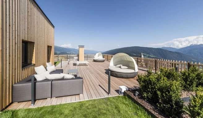 Dachterrasse des „Alpine Lifestyle Hotel Ambet“