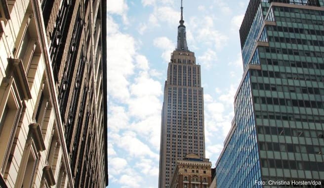 Das Empire State Building gehört zu den ältesten, höchsten und beliebtesten Wolkenkratzern New Yorks. 86 Stockwerke und 1576 Stufen gilt es beim jährlichen Treppenlauf zu bezwingen. Foto: Christina Horsten/dpa