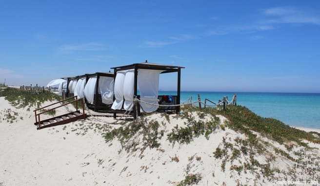 Am Strand lässt es sich bei den hohen Temperaturen gut aushalten