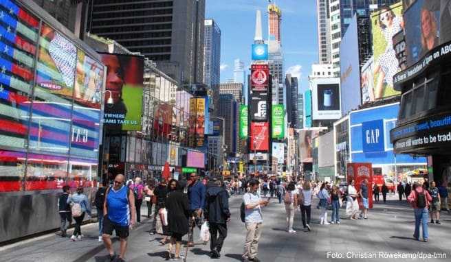 Wie wäre es mit einem kurzen Stopp in New York? Das geht allerdings nicht ohne eine Esta-Genehmigung der US-Behörden Wie wäre es mit einem kurzen Stopp in New York? Das geht allerdings nicht ohne eine Esta-Genehmigung der US-Behörden