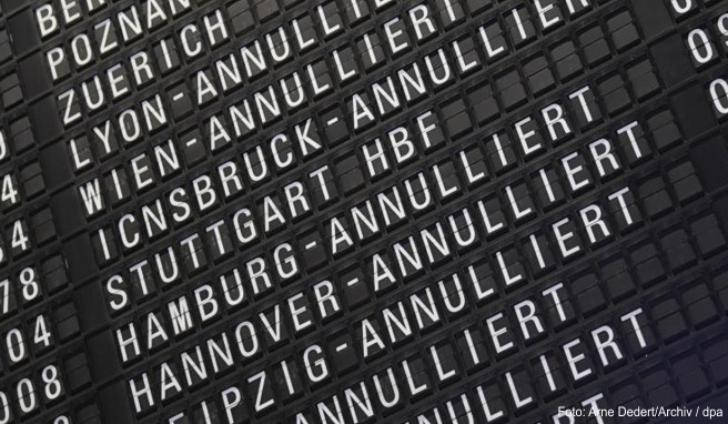 Wegen eines angekündigten Warnstreiks kann es am Flughafen Frankfurt zu Flugausfällen kommen. Betroffenen steht in dem Fall eine Ersatzbeförderung zu